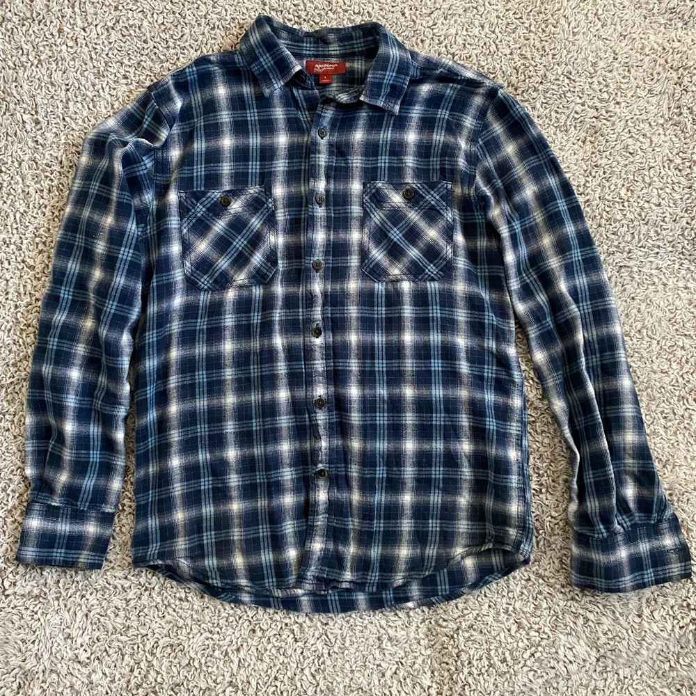 Arizona blue and white flannel shirt size Small